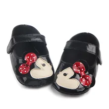 Новинка осени для малышки кеды с рисунком Kiss bear с нескользящей подошвой для детей; детская обувь; детские туфли WJH506