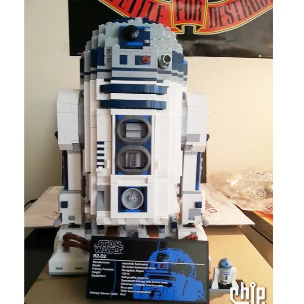 

05043 StarWars Space Out of Print The R2-D2 Robot Set Model Building Blocks 2127pcs Bricks Toys Compatible With 10225