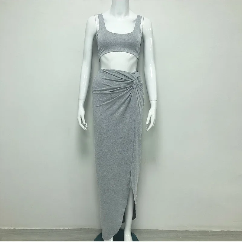 12147009440_926585498