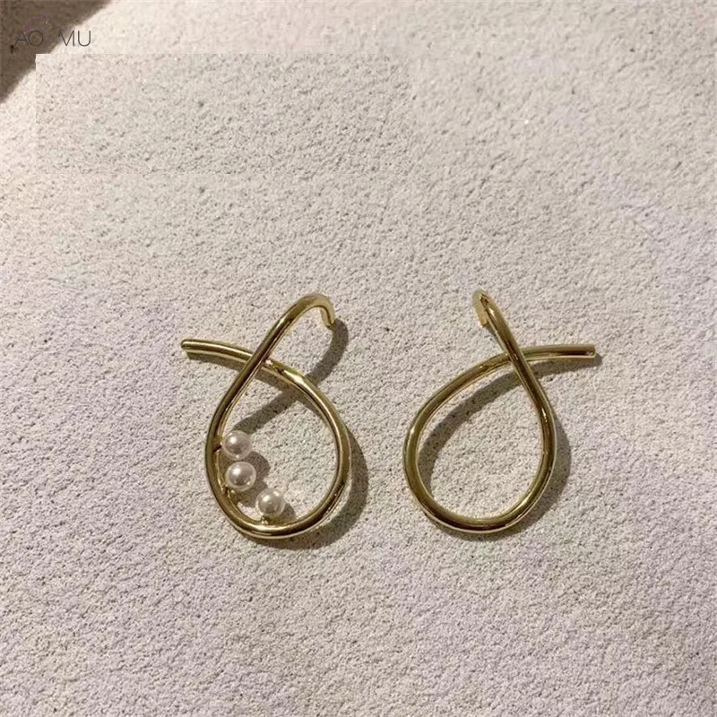 AOMU новые корейские полые металлические крест жемчужное ассиметричное, неправильной формы серьги-гвоздики геометрической формы для женщин Подарки вечерние ювелирные изделия Pendientes