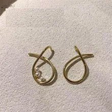 AOMU новые корейские полые металлические крест жемчужное ассиметричное, неправильной формы серьги-гвоздики геометрической формы для женщин Подарки вечерние ювелирные изделия Pendientes