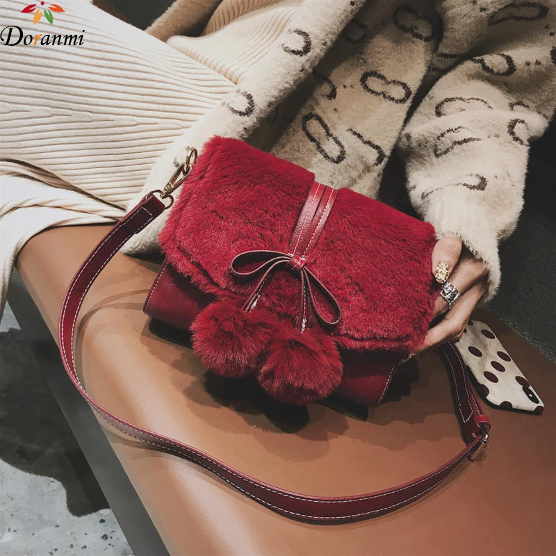 

DORANMI Soft Fur Flap Women's Bags 2019 Autumn Fur Ball Shoulder Bag Female Leather Patchwork Crossbody Bag Bolso Mujer CBB260