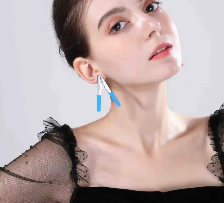 

Exaggerated Funny Punk Blue Red Vices Shape Acrylic Stud Earrings for Woman Personalized Pliers Earrings Creative Jewelry Gift