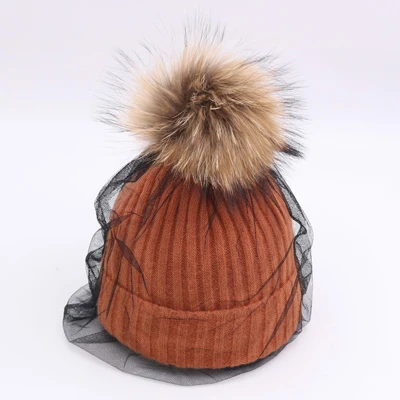 Orange Зимняя винтажная вязаная женская шапка Skullies, черная сетчатая Шапка-бини с настоящим помпон из меха енота, женские Лыжные шапки для девочек Gorro - Цвет: Orange