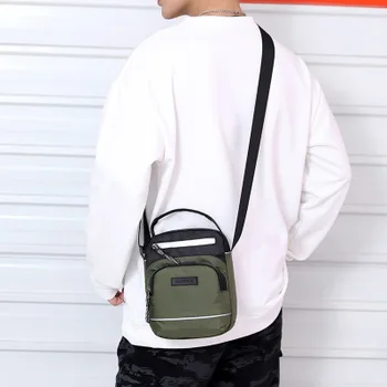 

2020 New Fashion Business Shoulder Bags For Men Waterproof Oxford Messenger Reflective cloth hit color Bags