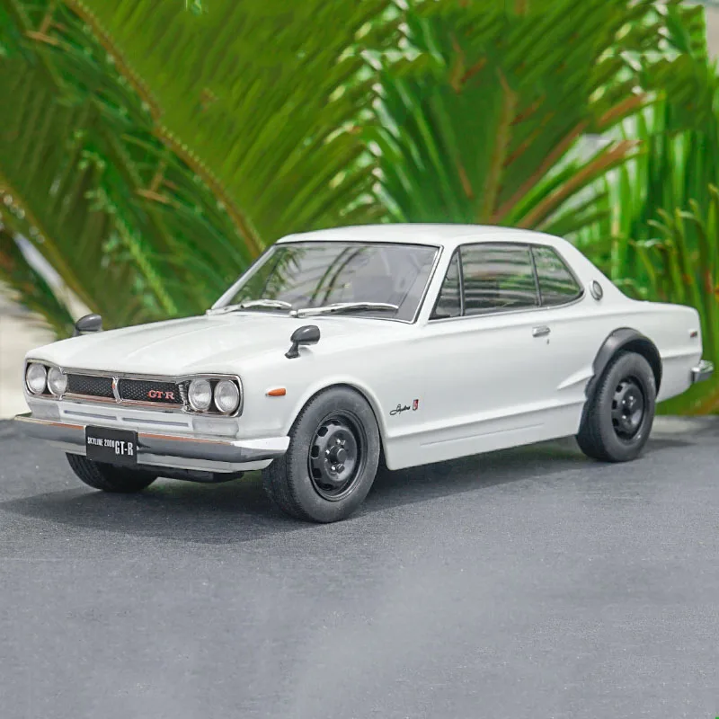 1:18 Масштаб Nissan GTR GT-R модель автомобиля из сплава сувенир литье под давлением металлический автомобиль коллекция игрушек F детские подарки дорожные инструменты - Цвет: white