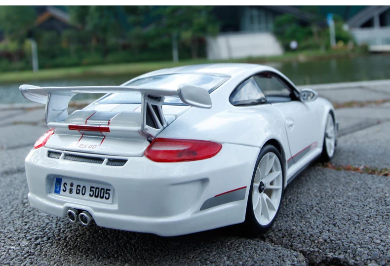 Bburago 1:18 Porsche 911 GT3 RS модель автомобиля из сплава Модель автомобиля Моделирование Украшение автомобиля коллекция Подарочная игрушка Литье под давлением модель игрушка для мальчиков