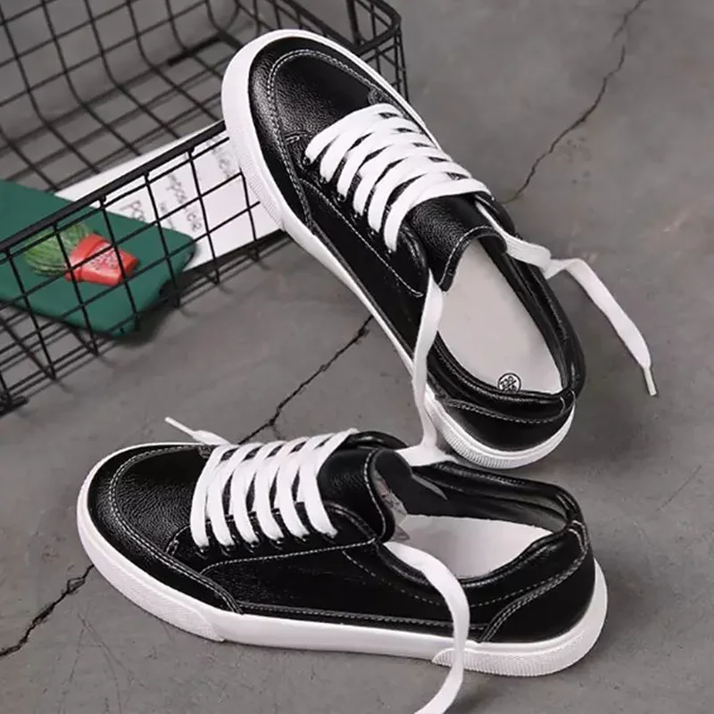 Zapatillas de deporte con cordones para hombre, zapatos vulcanizados de cuero y lona, color negro, para verano