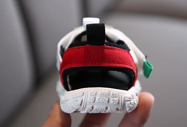 14219288750_1961880346