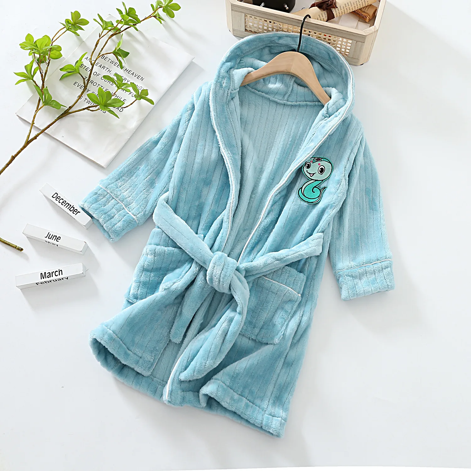 New Spring Girl Boy Pajamas Flannel Girls Boys Robes Children Sleepwear Bathrobe Autumn Girls Clothing Kids Hooded Bathrobe