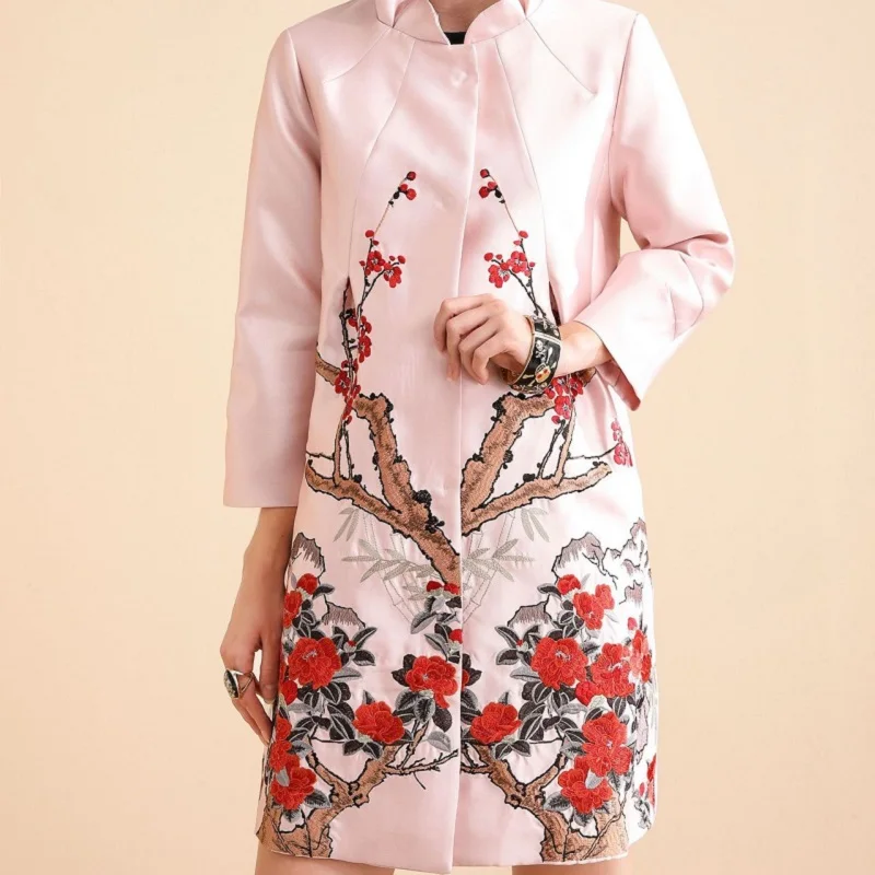 Однотонные пальто с вышивкой новинка 2019 высококачественное Свободное цветами на