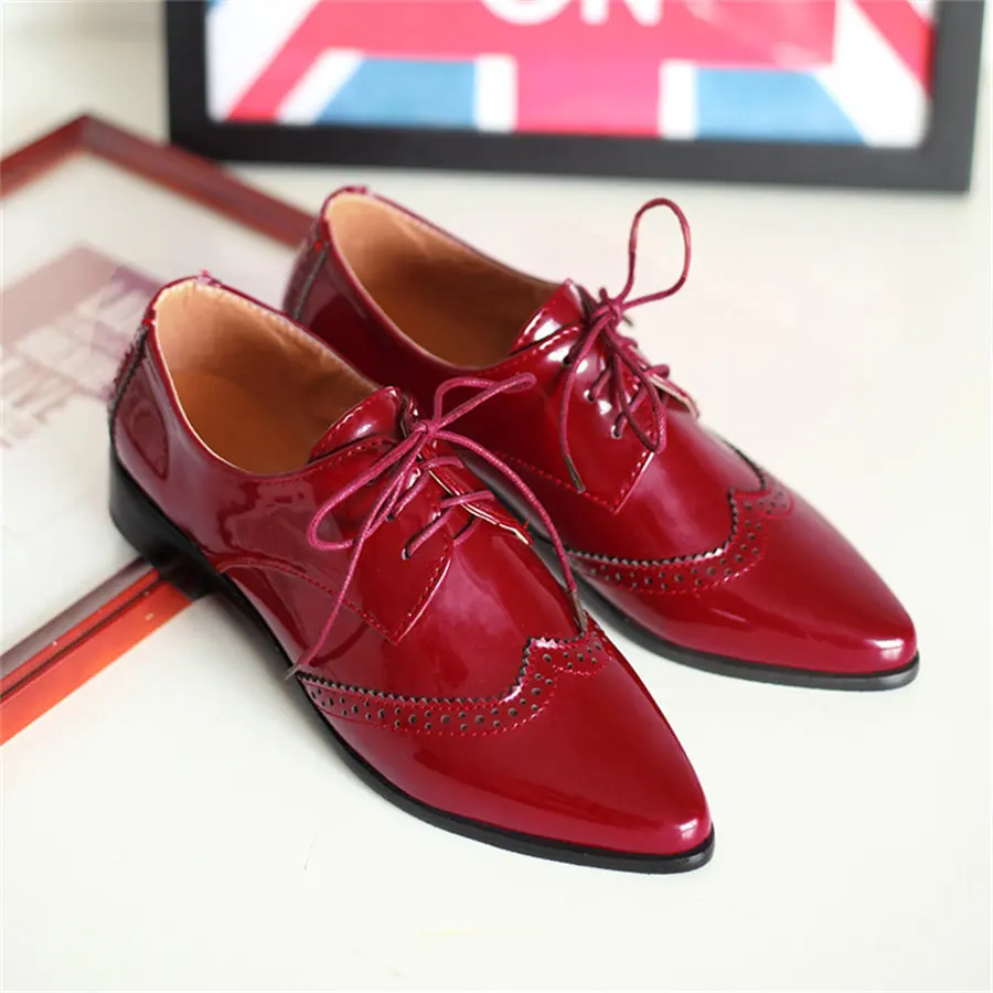 Spring Autumn Women Flats British Patent Leather Derbies Pointed Toe Casual Dress Party Lace Up Oxfords Red Black Lady Brogues