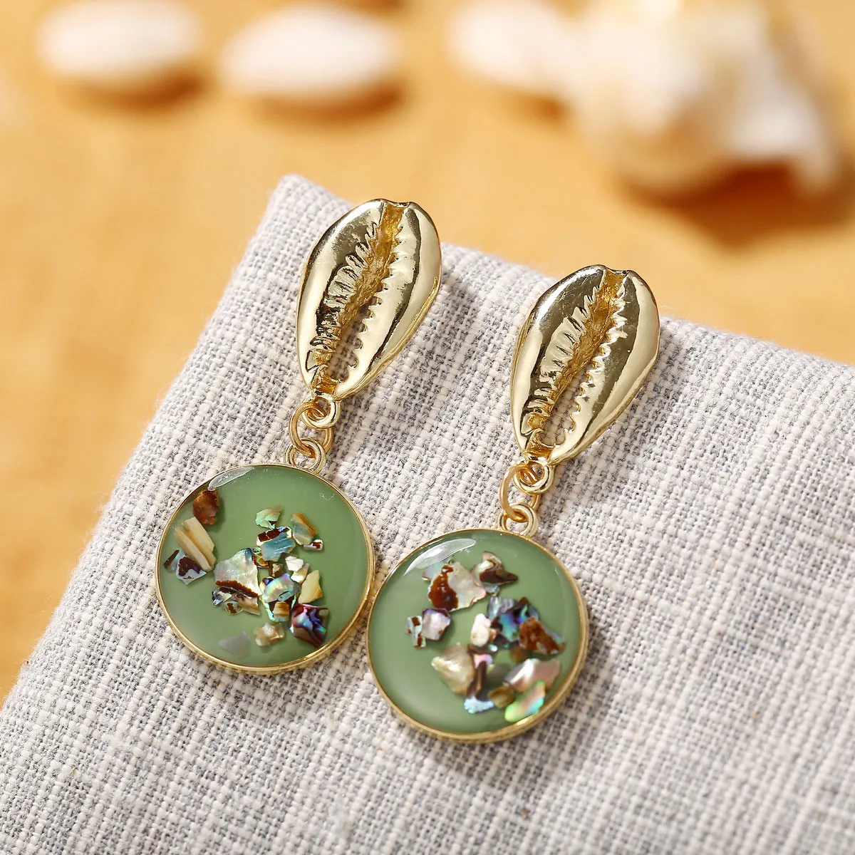 Необычные серьги с перламутровым покрытием необычные в стиле ретро ювелирные