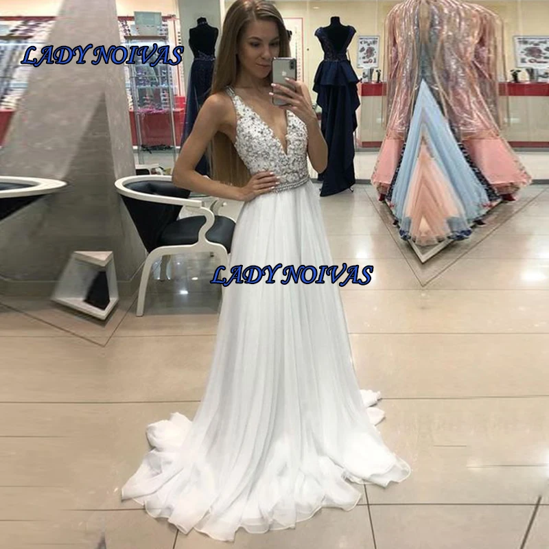 

V Neck White A Line Arabic Evening Dress 2019 Lace Appliques Crystals Beads Formal Dresses Evening Prom Gowns Abendkleider 2019