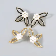 

2022 Rhinestone Pearl Flower Shape Studded Earrings Dangle Earrings Jewlry for Women Luxury Crystal Geometric Drop Earrings Gift