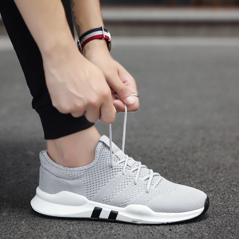 Summer Brand Fashion Men Casual Shoes Light Breathable Mesh Shoes Men Sneakers Lace Up Gray White Black Red Male Shoes 2020 New