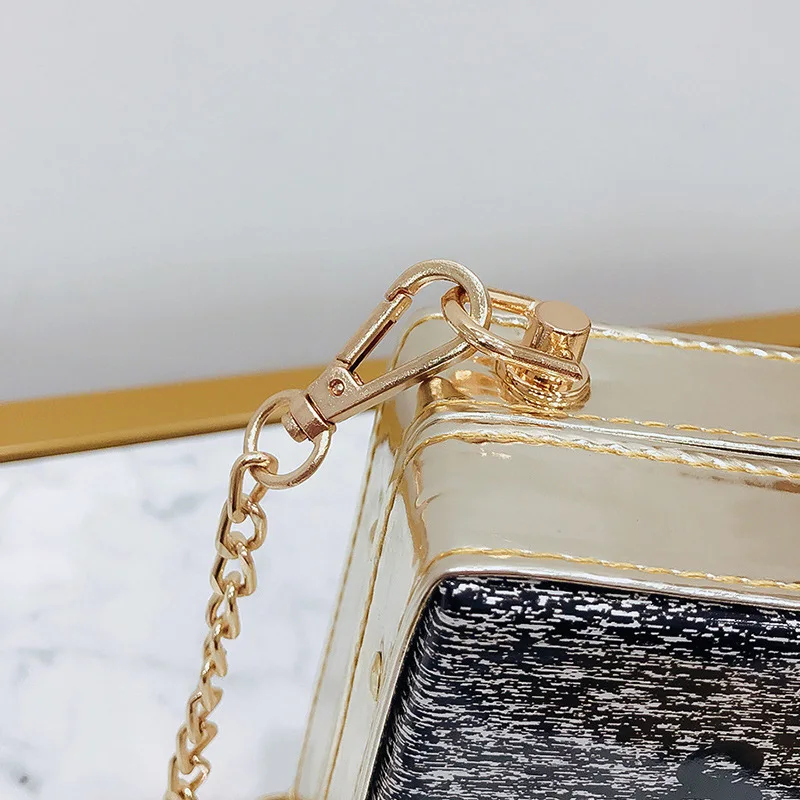 

2018 New Style Fashion Korean-style Printed Letter Square Sling Bag Retro Lock Bag Chain WOMEN'S Bag