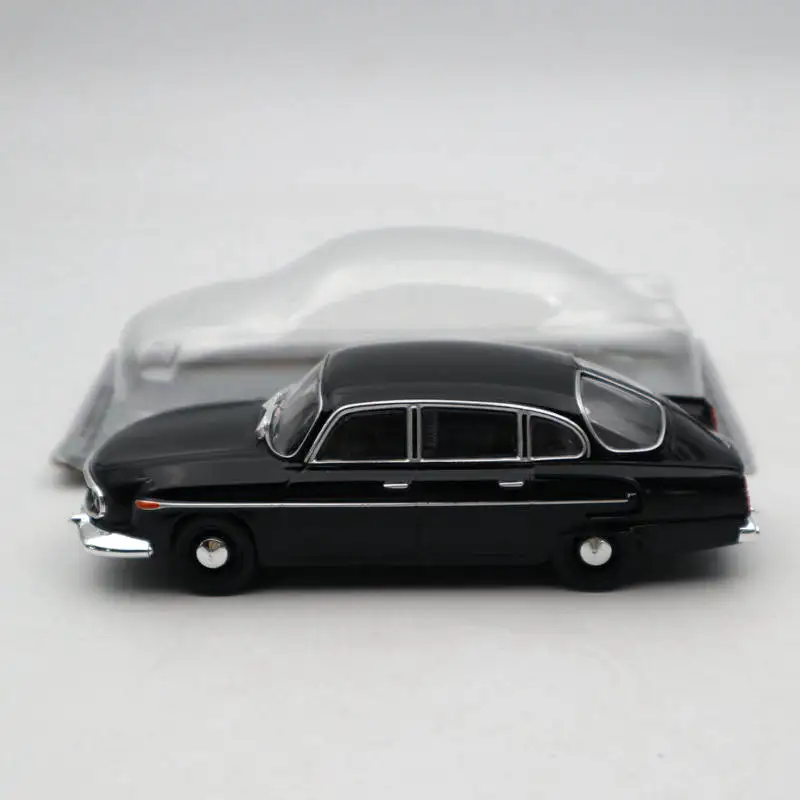 

DeAgostini 1:43 Tatra 603 Black Diecast Models Limited Edition Collection toys car Auto