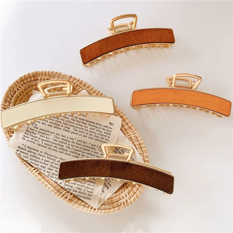 

Large 11CM Metal Hair Claw Shark Clip Geometric Wood Hairclips Women Hair Accessories Headwear Ins Crab Clamps Hairgrip