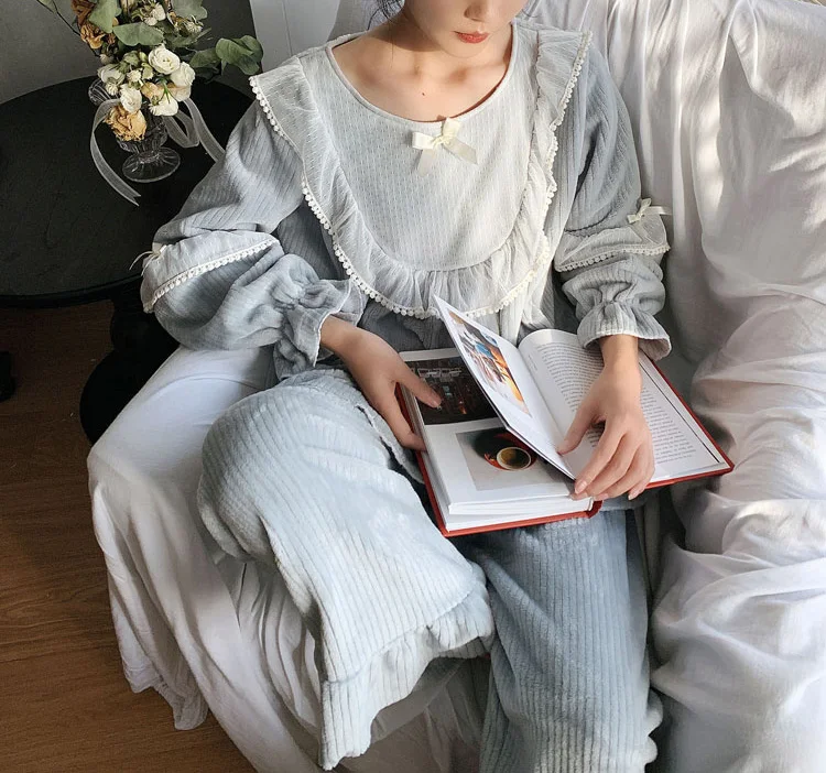Новые женские бархатные пижамные комплекты в серую полоску В Стиле Лолита. Кружевные топы+ длинные штаны. Винтажный пижамный комплект с оборками. Теплая одежда для сна для дома