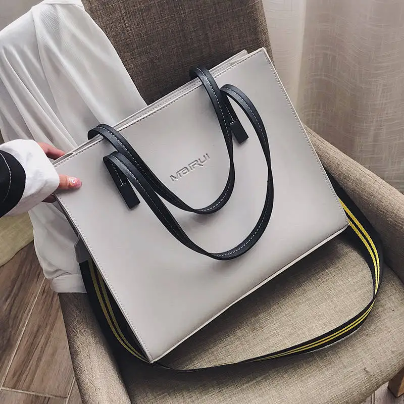 

Female large-capacity bag 2019 new oblique Korean version of the simple fashion shoulder bag [can be loaded A4 textbook]
