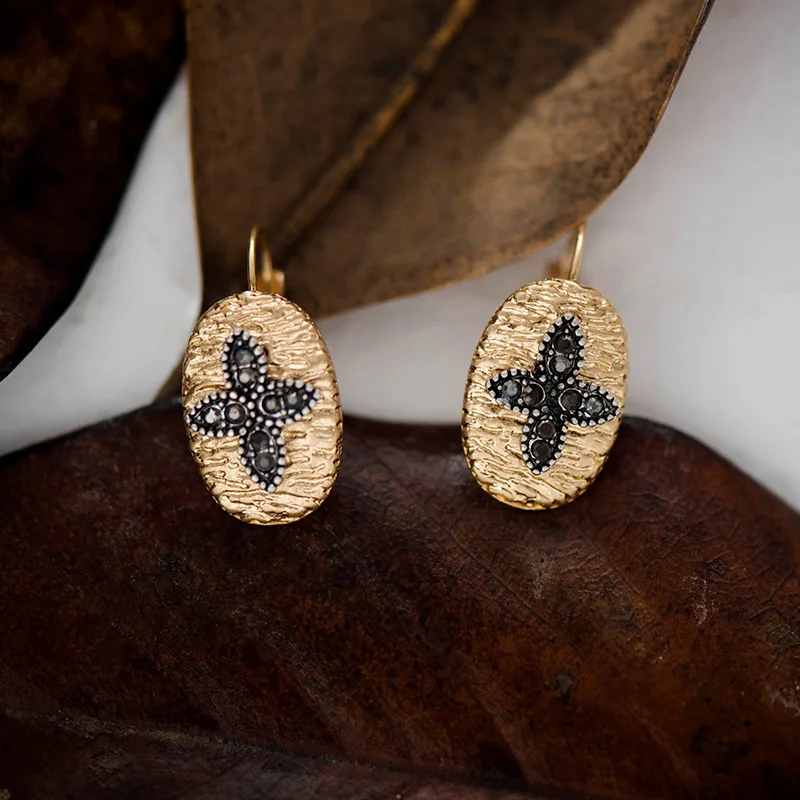 

Vintage Cross Hoop Earrings Office Ladies Ear Jewelry Retro Gold Silver Color Hoop Earrings Fashion Jewelry Cheap Price Dropship