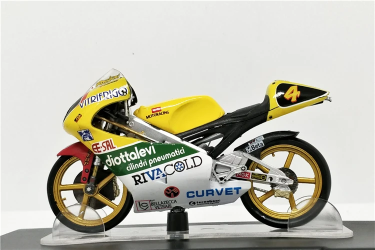 LEO модели 1/18 Honda NSR500 тест Valencia 2000 Yamaha YZR Ducati Desmosedici GP12 Aprilia RSW250 тест Jerez 1999 GP125 WC1995 - Цвет: Aprilia RS125 WC1995