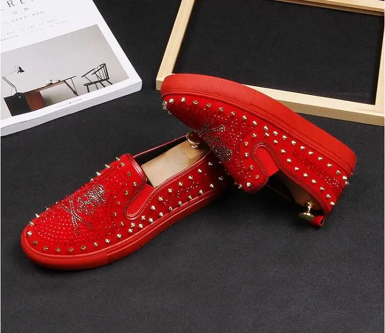 fashion skull rivet Men loafers men's Casual Leather Shoes velvet punk designer flats men board shoes zapatillas hombre