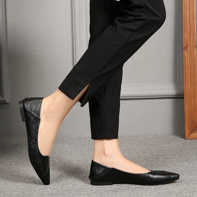 Dames Dames Schoenen voor voor Platte schoenen voor Ballerinas en pumps  Khaite Leer Leren Ballerinas in het Zwart allware.com.br
