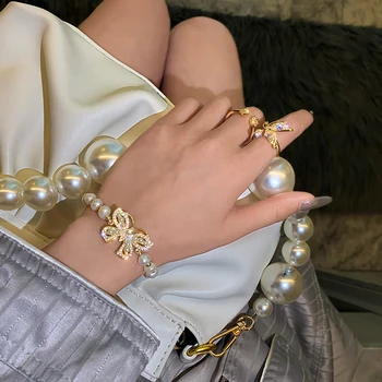 

new design fashion jewelry high-end natural freshwater pearl crystal butterfly stretchable adjustable female bracelet