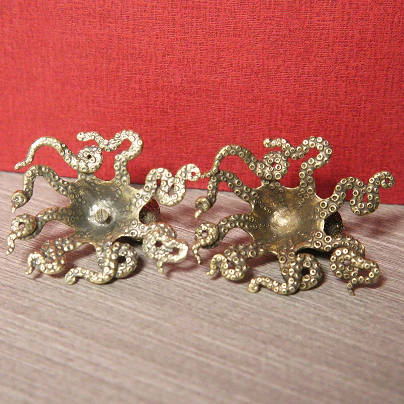 Small Octopus Statue for Home Decoration Retro Brass Tea Pet Table Ornament Home Decorations Accessories Antique Tea Crafts