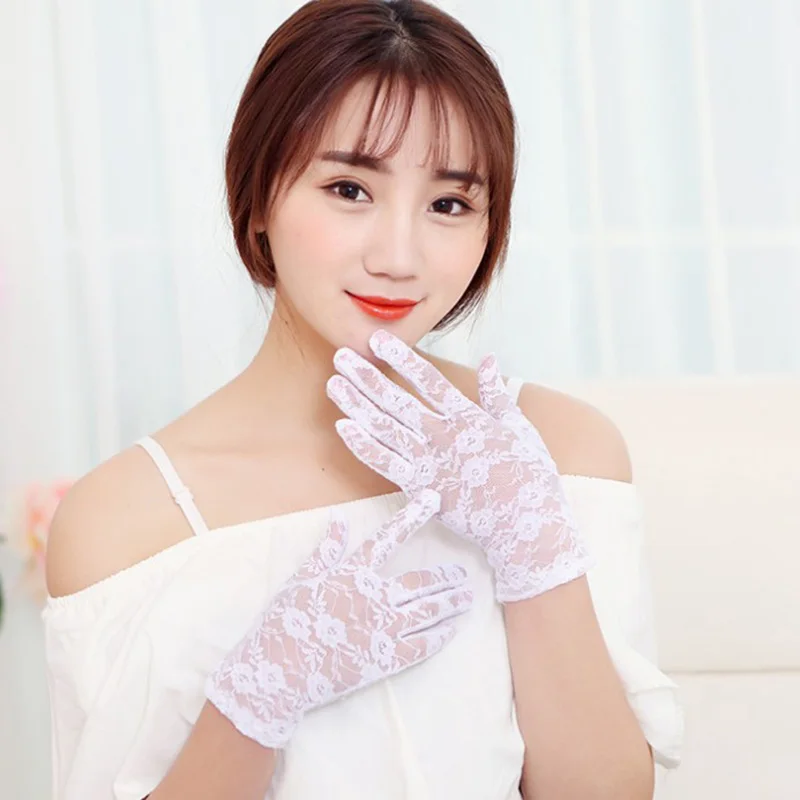 1Pair Ladies Summer Wrist Length Short Gloves Elegant Romantic Lace Gloves White Red Women Accessories