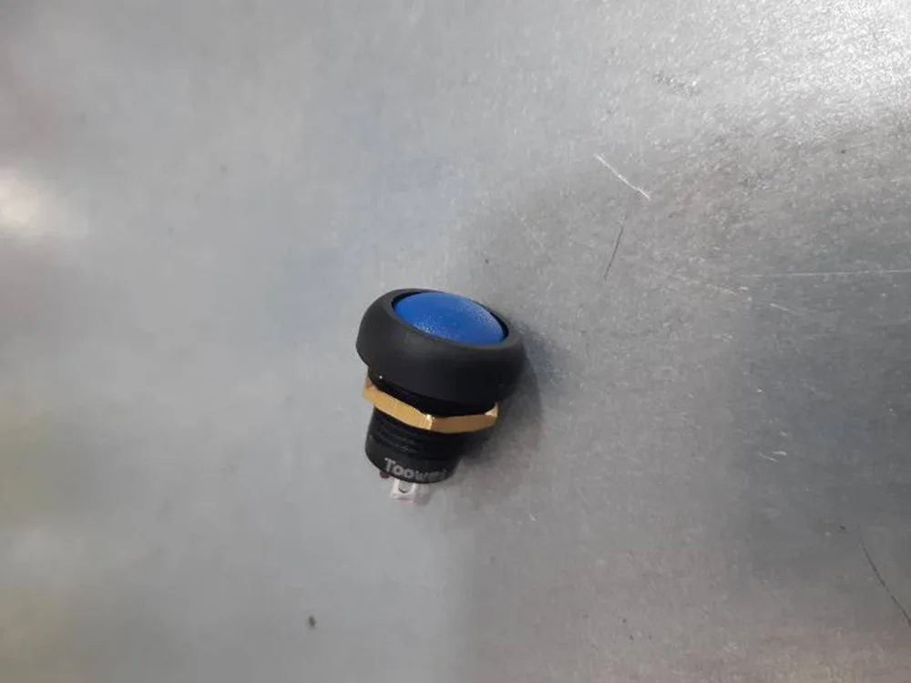 

black boday latching self locking or momentary 12mm IP67 Water Resistant Button Electric Switch