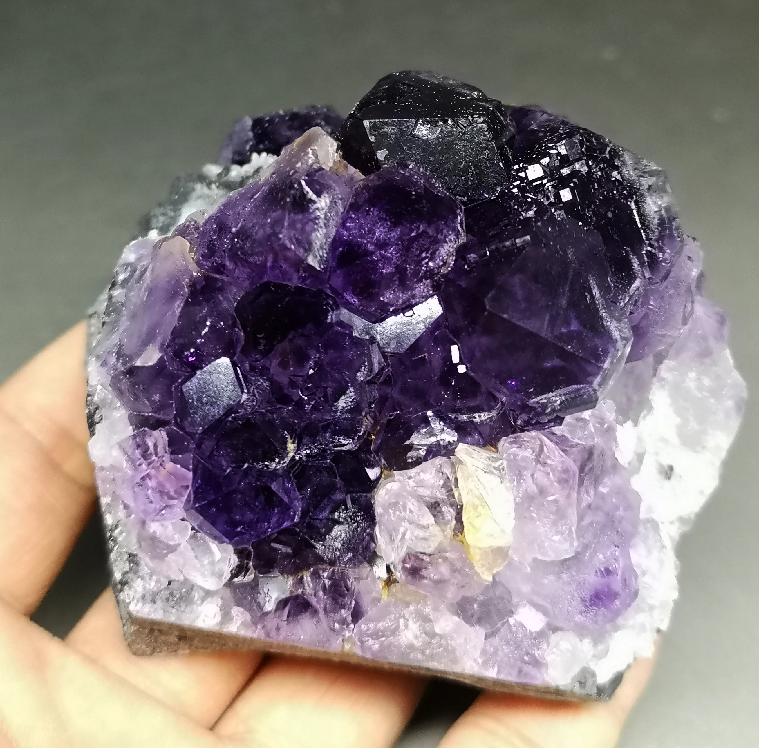 

New varieties! 380g Natural Polyhedral purple fluorite cluster mineral crystal specimens Stones and crystals Healing crystal