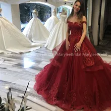 Великолепная бордовые платья Quinceanera платье с открытыми плечами Винтаж аппликации расшитые бисером Бальные платья; платье с фатиновой юбкой церемонии Выпускной платье
