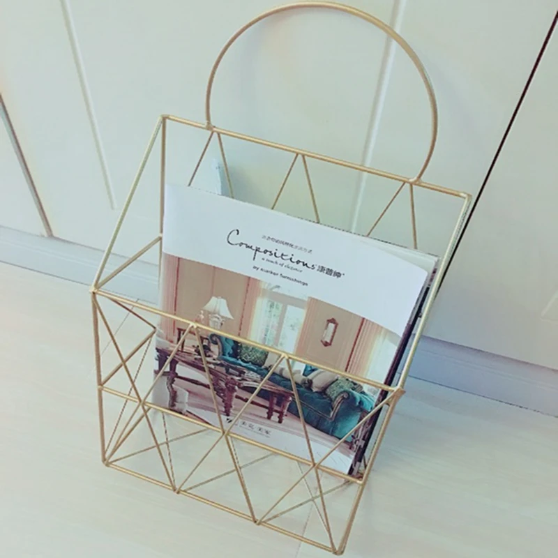 

Nordic Iron Art Simple Metal Shelf for Newspapers and Magazines