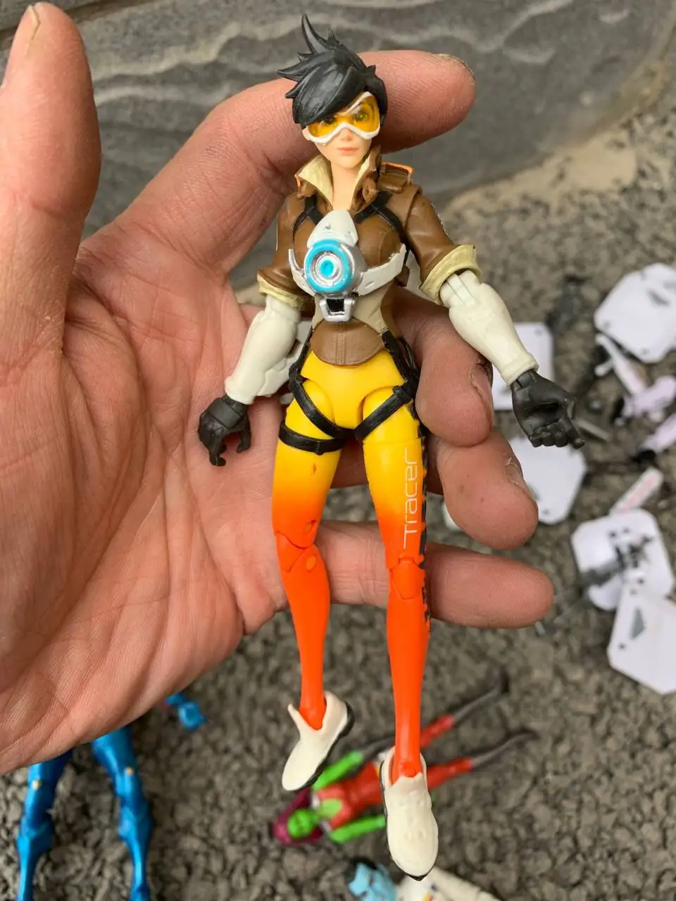  Hasbro Toys Overwatch Ultimates Series Tracer 6 Collectible  Action Figure : Toys & Games