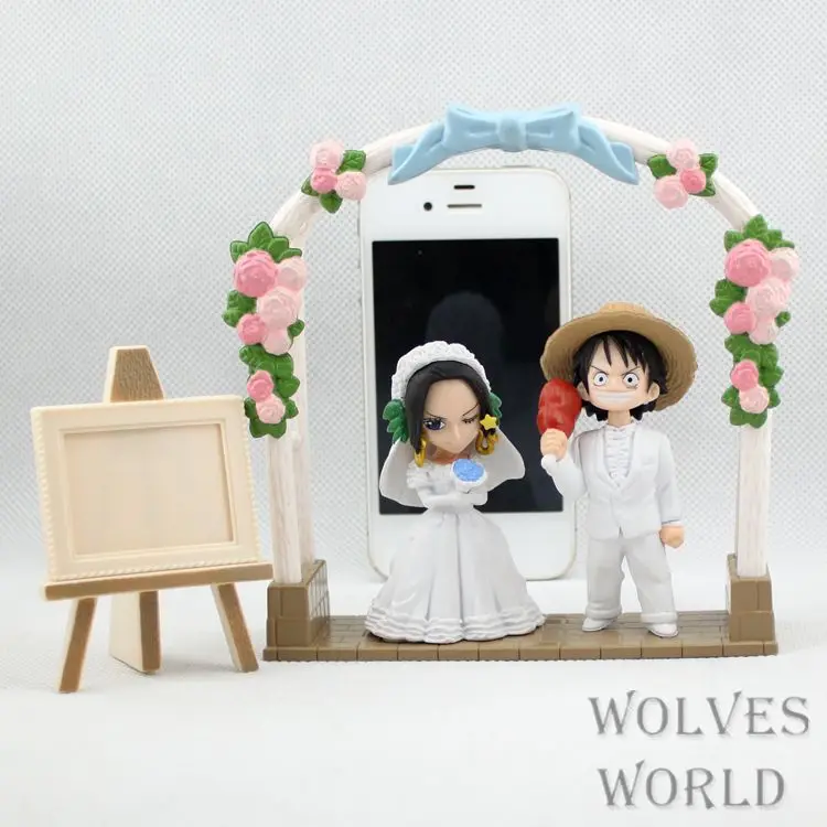 

Marvel Anime One Piece/Navigation Straw Hat Pirates Luffy VS Female Emperor Marriage Doll with Scene Boxed