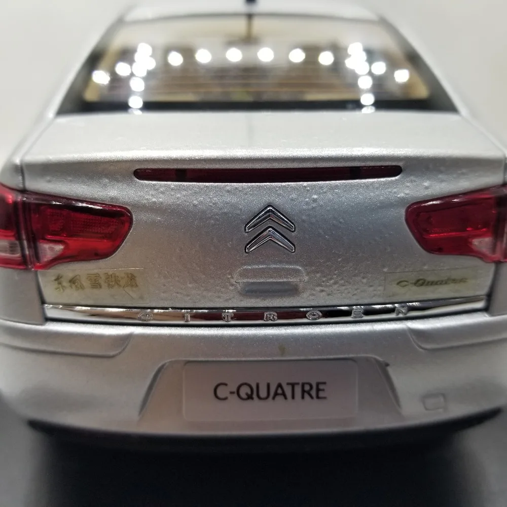 1:18 литье под давлением модель для Citroen C-Quatre 2009 Серебряный седан(дефект краски) Игрушечная машина из сплава миниатюрная коллекция подарок sega