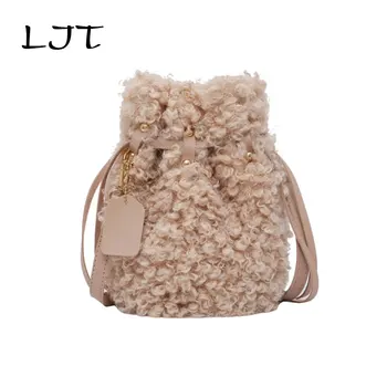 

LJT 2019 Popular Korean Women Plush Handbags Casual Totes Female Plush Bucket Bag Faux Fur lambswool Handbags Bolsa Feminina