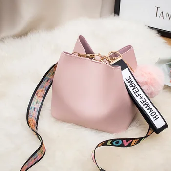 

Large capacity bucket bag female bag 2019 new fashion mini wide shoulder strap diagonal bag fur ball bag