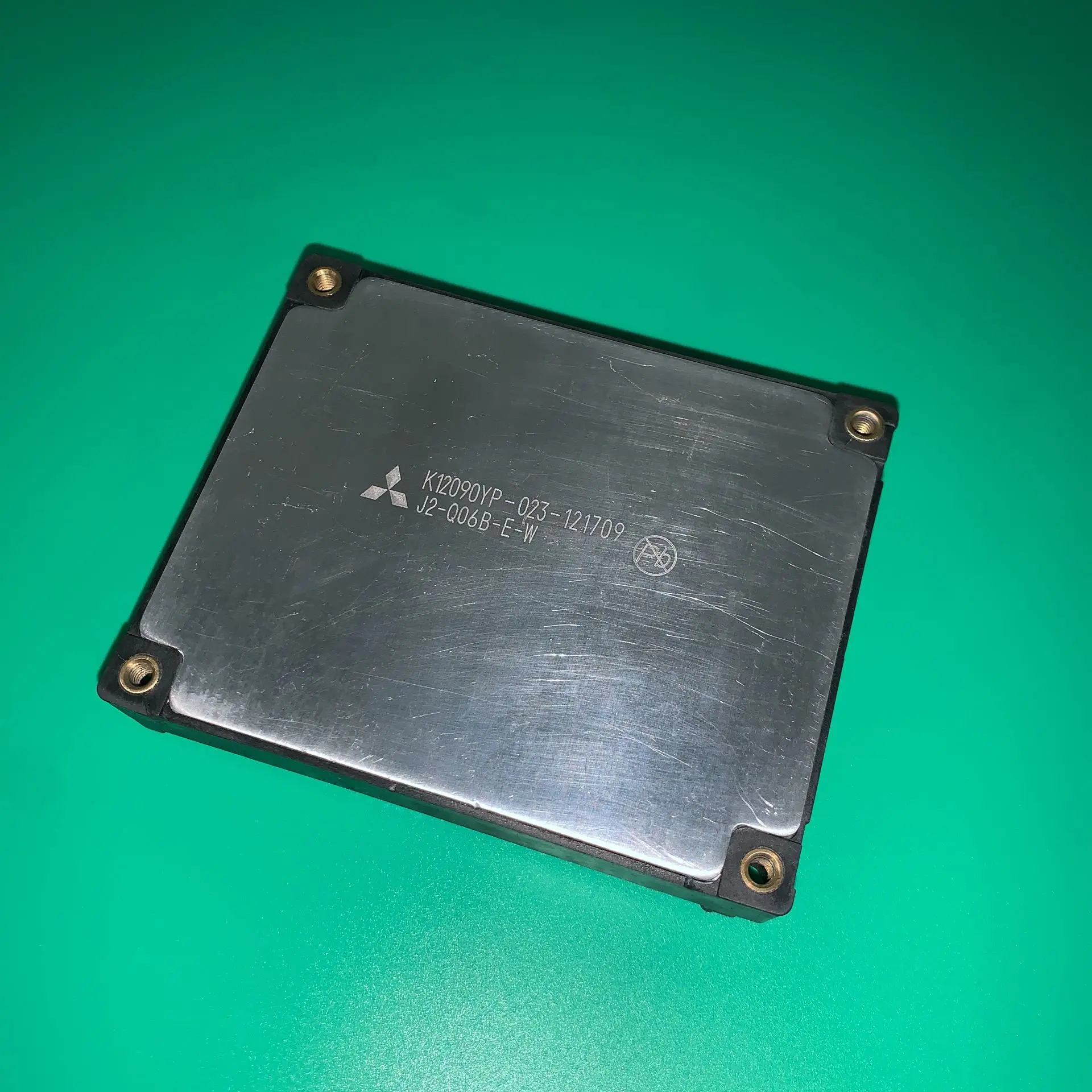 

J2-Q06B-E-W MODULE IGBT J2Q06BEW J2Q06B-E-W J2-Q06B-EW J2-O06B-E-W J2-Q068-E-W JZ-Q06B-E-W J2-Q06BE-W J2-Q06 06B-E-W