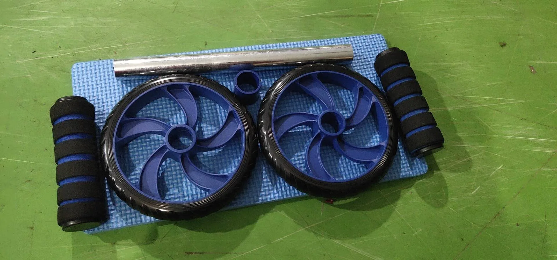 

Abdominal Wheel Fitness Equipment Household Belly Holding Abdominal Wheel Office 145 round Mute AB Rocket