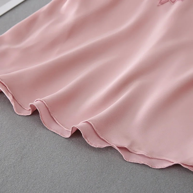 Ice Silk Touch мягкие женские пижамы вышивка сексуальный V свинец Спагетти ремень шорты набор пижамы