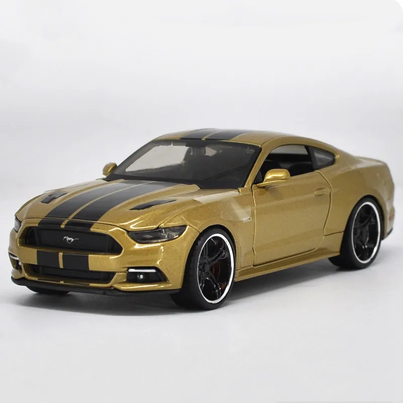 Изысканная коллекция 1:24 2015 Ford Mustang спортивный автомобиль сплав модель
