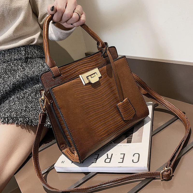 

Luxury handbag women bag 2019 winter trendy wild high-end retro simple high-end texture fashion shoulder bag crossbody bag