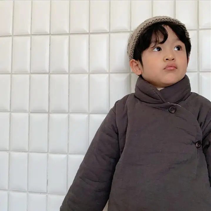 Утепленное пальто в Корейском стиле для мальчиков и девочек зимняя модная детская куртка с длинными рукавами Размеры 1-6 лет, HX233