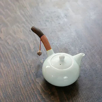 

Handmade Chinese Porcelain Porcelain Teapot Japanese Style Celadon Teapot with Wooden Handle Ceramic Kung Fu Tea Set LB80614