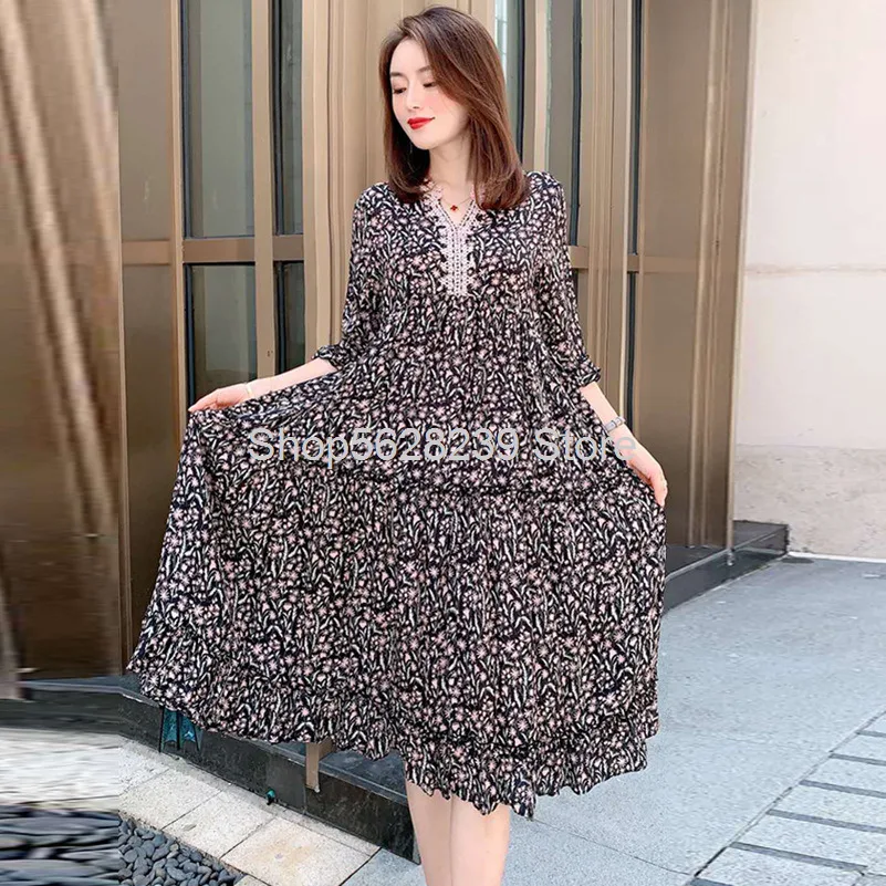 

2020 Summer Dress Sweet Temperament Printing Splicing Loose V Collar Pullover Big Code Double Wrinkle Silk Middle Long Skirt