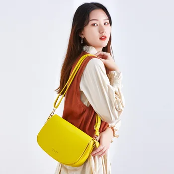 

2019 New Korean Lady's Shoulder Bag Fashionable Simple PU Clamshell Crossbody Bag